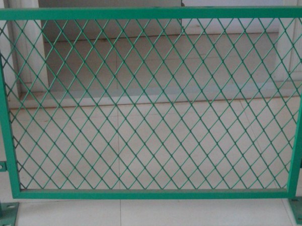 钢板护栏网 (9)